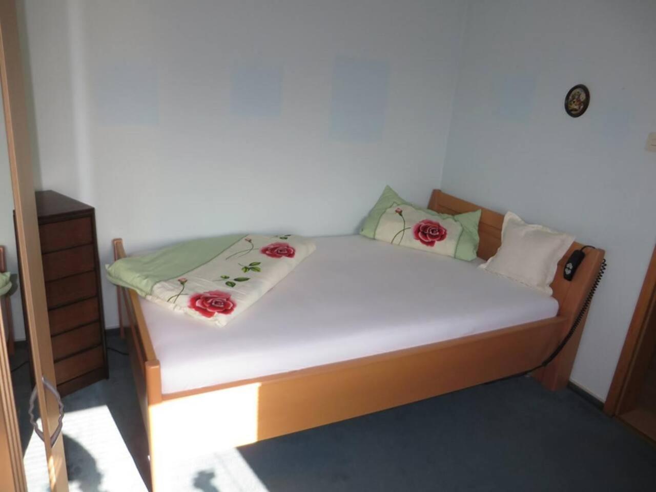 Entire House, Quiet City Location, Garden, Parking Bielefeld Buitenkant foto